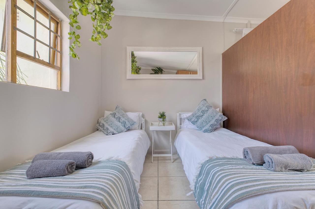 Royal Palms Guest House Порт Елизабет Екстериор снимка